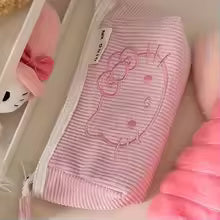 Hello Kitty Makeup Bags & Storage